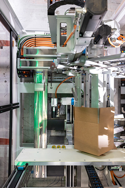 The Packsize X5 produces ready-to-pack, right-sized erected boxes at an industry-leading speed of up to 600 boxes per hour. The X5 machine significantly enhances ecommerce providers’ and manufacturers’ ability to meet customer demand.